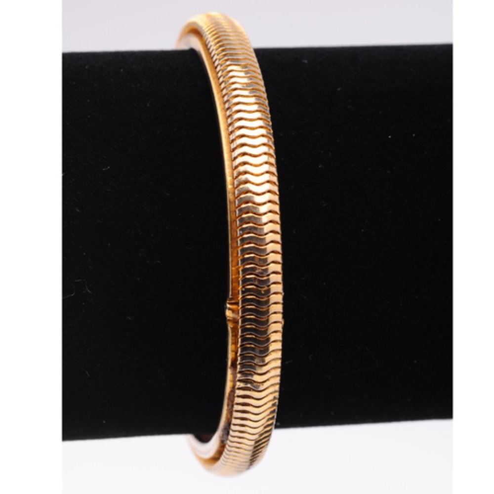 Snake-Ribbed Gold tone Bangle Vintage Bracelet